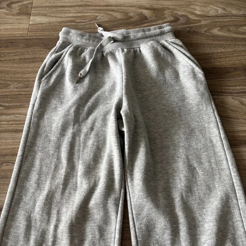 Vintage Y2K/2000s Baggy Light Grey Essential Sweatpants! Fits XS